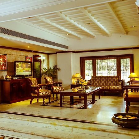 Krishna Inn Guruvayur Bagian luar foto