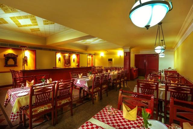 Krishna Inn Guruvayur Bagian luar foto