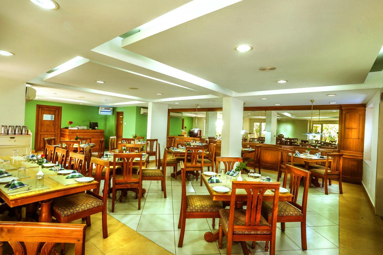 Krishna Inn Guruvayur Bagian luar foto